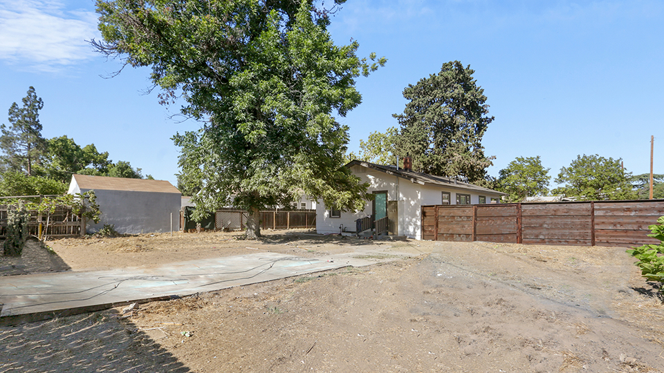 1025 N Fruit Ave, Fresno, CA