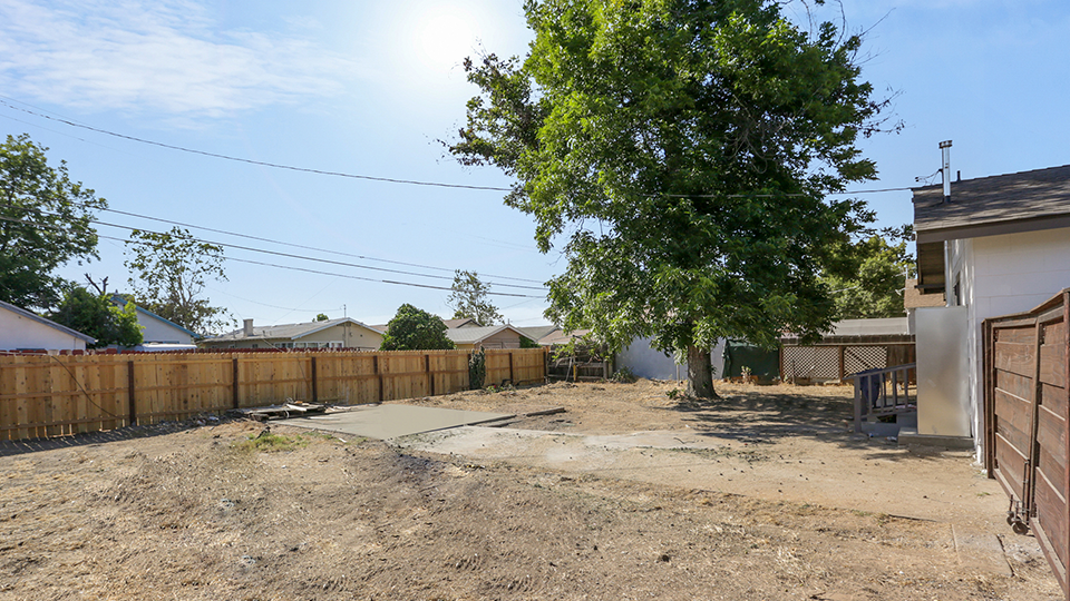 1025 N Fruit Ave, Fresno, CA