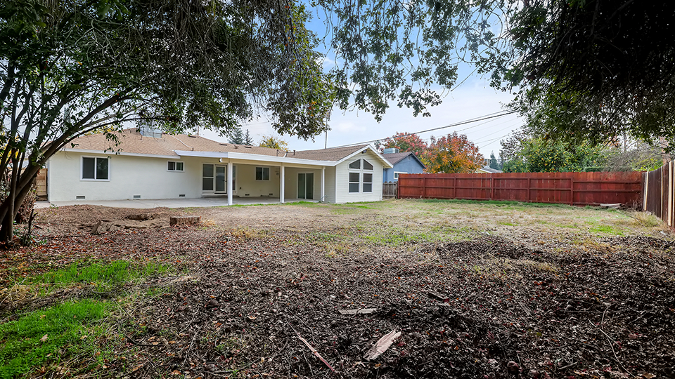 1829 S Woodland St, Visalia, CA