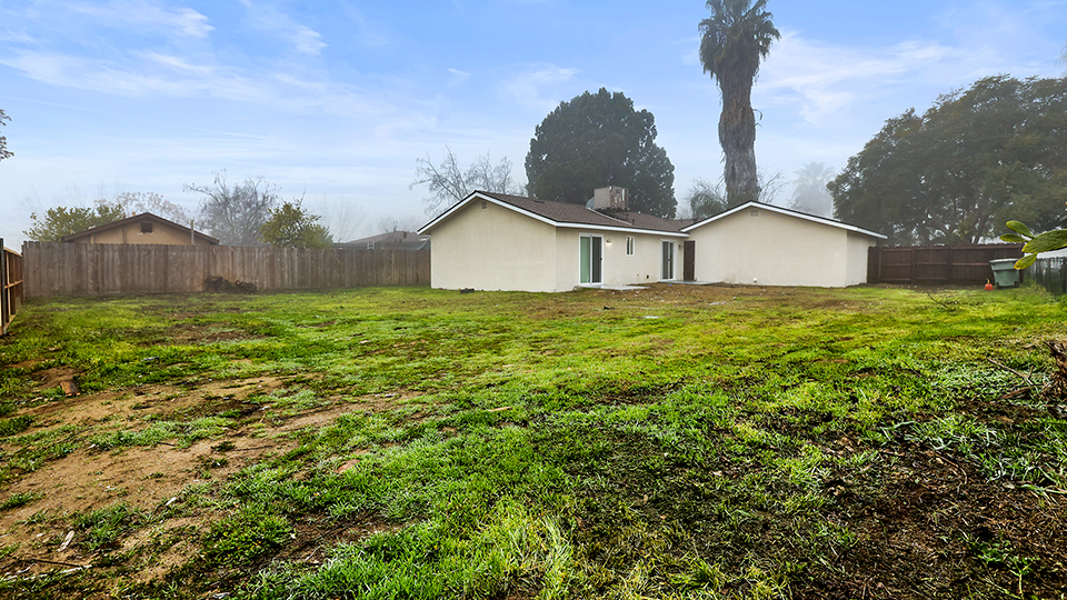 2163 S Weller Ave,  Fresno, CA