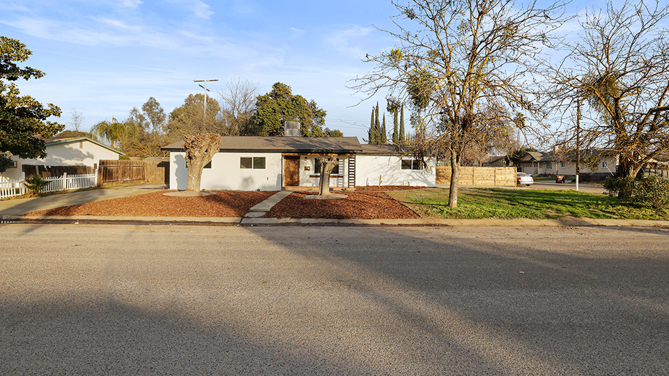 32126 N Floral,  Visalia, CA