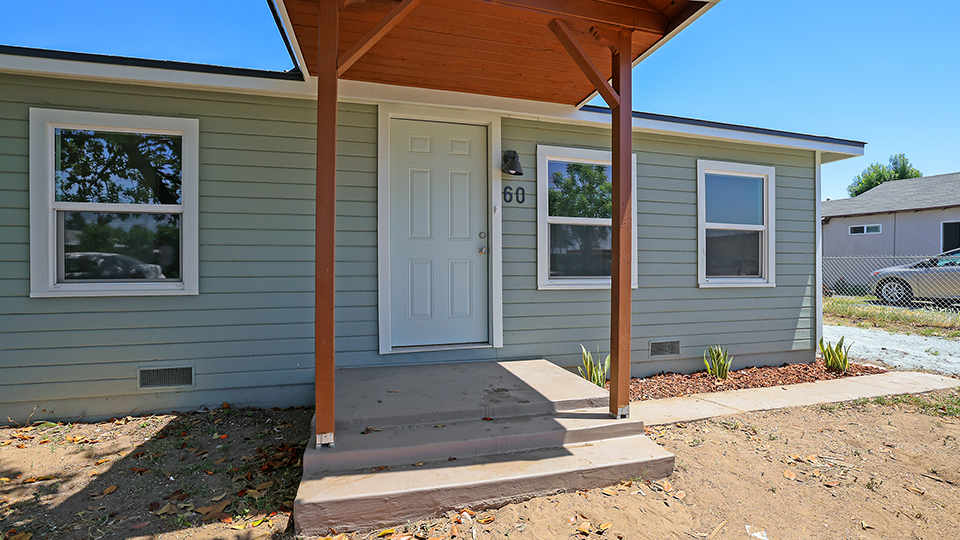 60 N Dameron St,  Porterville, CA