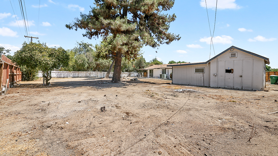 2536 W Crescent Dr, Tulare, CA