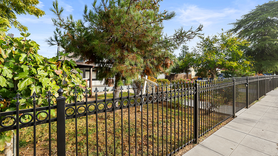 2226 N Olive Ave, Fresno, CA