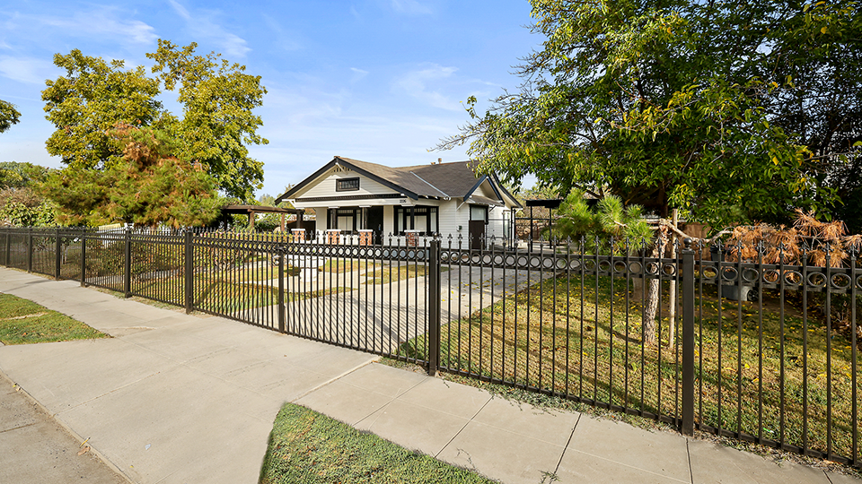 2226 N Olive Ave, Fresno, CA